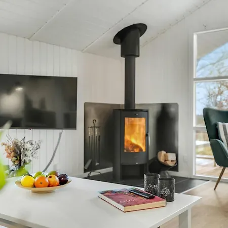 بيت للعطل 3 Bedroom Awesome In V