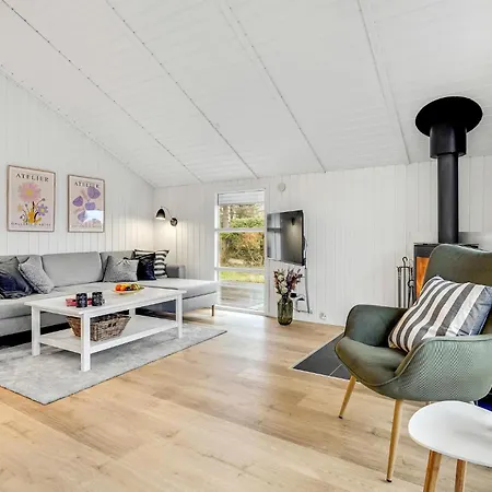 3 Bedroom Awesome In V بيت للعطل إيسبيرغ