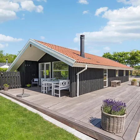 3 Bedroom Awesome In V Vakantiehuis *