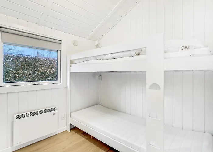 3 Bedroom Awesome In V بيت للعطل