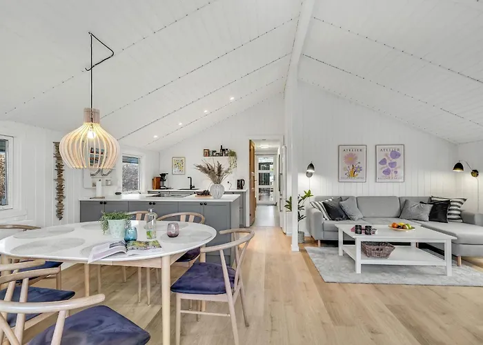 3 Bedroom Awesome In V بيت للعطل