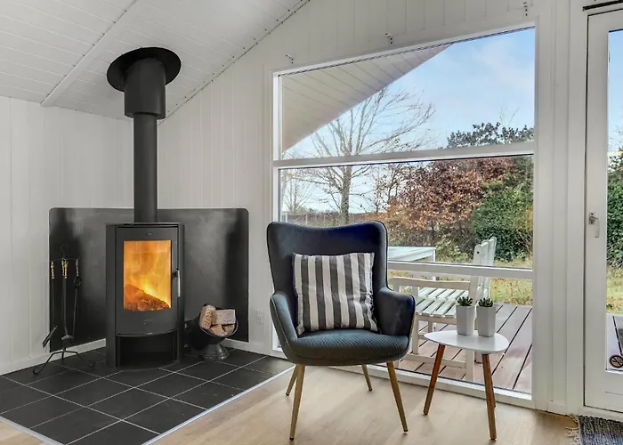 3 Bedroom Awesome In V *