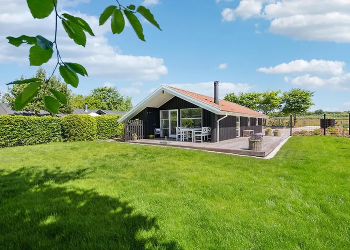 بيت للعطل 3 Bedroom Awesome In V إيسبيرغ